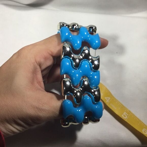 Expandable Geometric Beaded Bracelet (UC3) - Picture 4 of 7